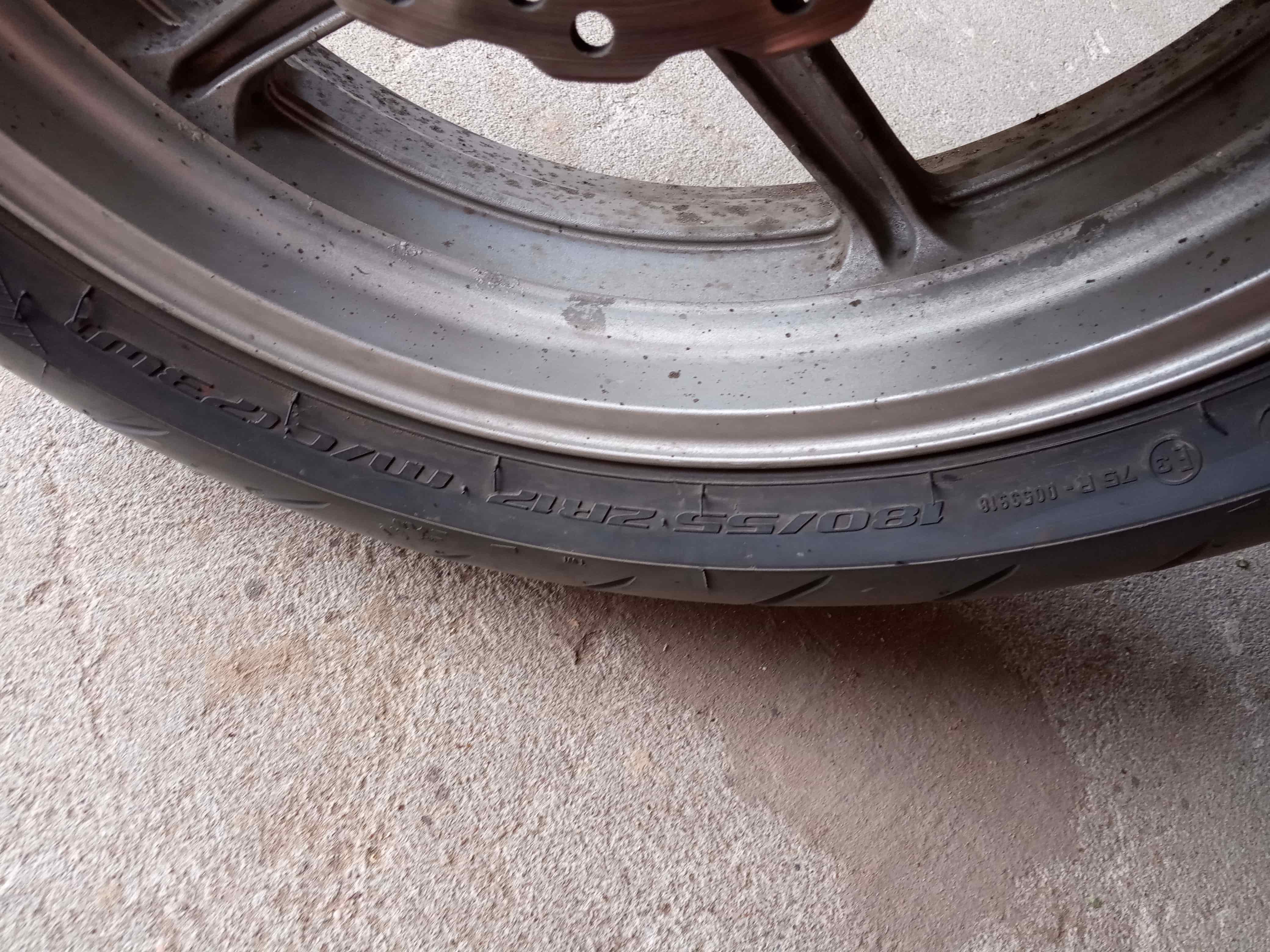Opona motocyklowa 180/55/17
